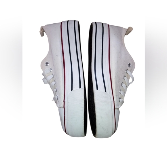 Olivia Miller Off White Platform Sneakers - Picture 1 of 5